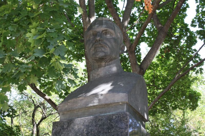 Пам'ятник Миколі Іллічу Подвойському