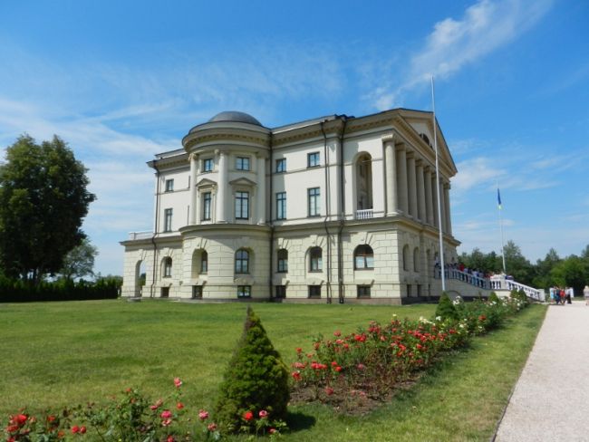  Razumovsky's Palace in Baturin 