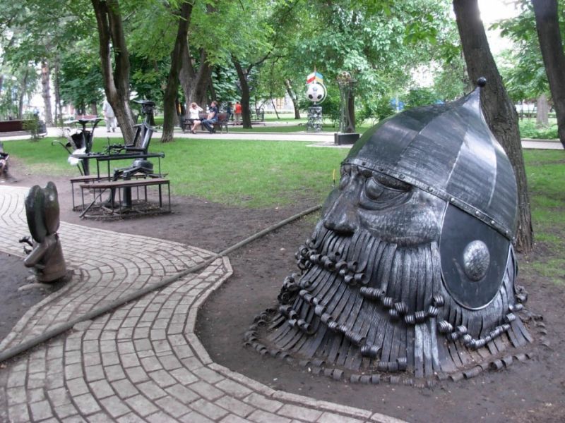 Forged park sculptures in Donetsk 