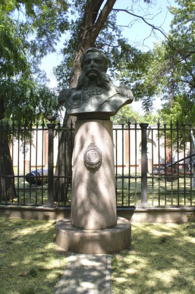 Пам'ятник Бутакову, Миколаїв