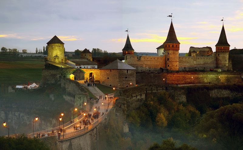  Кам'янець-Подільський замок (фортеця) 
