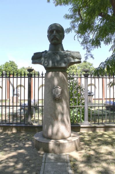 Пам'ятник Корнілову, Миколаїв