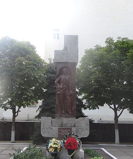 Monument to Skadovsky, Skadovsk