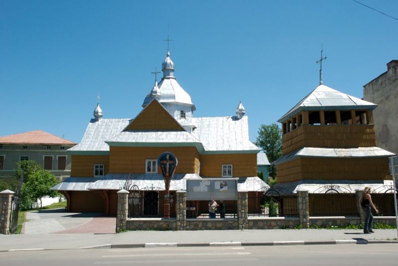 Церква Воздвиження Чесного Хреста, Надвірна 