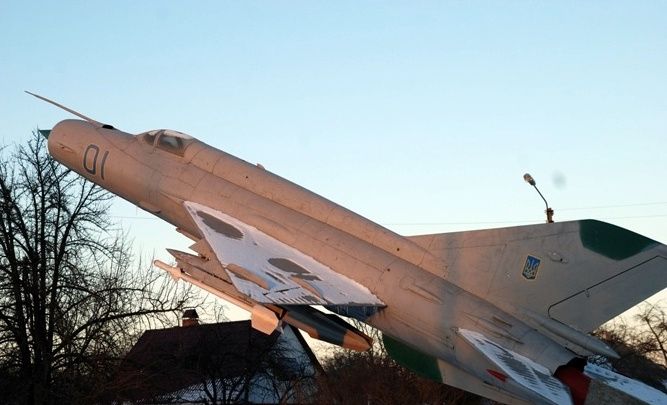 Пам'ятник літаку МіГ-21 см, Миргород