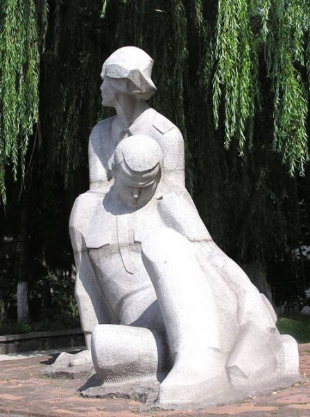  Monument to Students and employees of the medical institute 