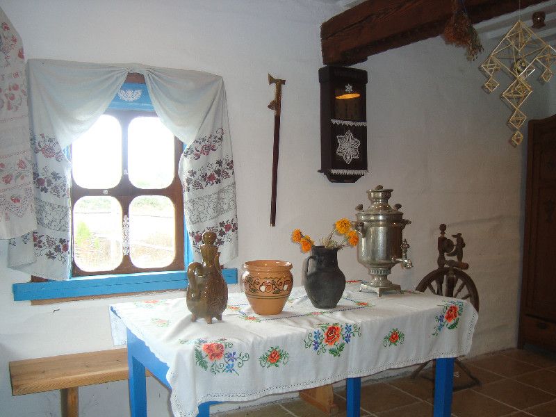  Museum of Ukrainian Folk Architecture and Life 