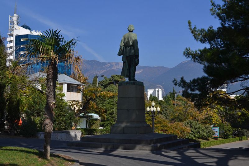 Monument to Gorky in Yalta