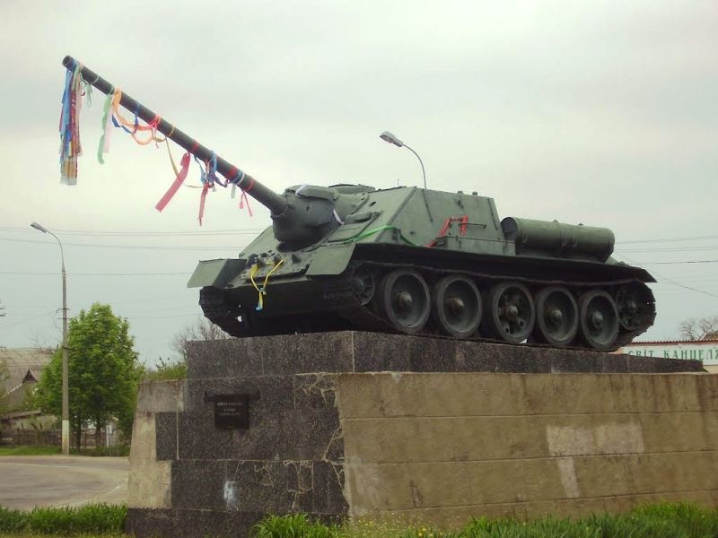 The self-propelled SU-100, Belozerka