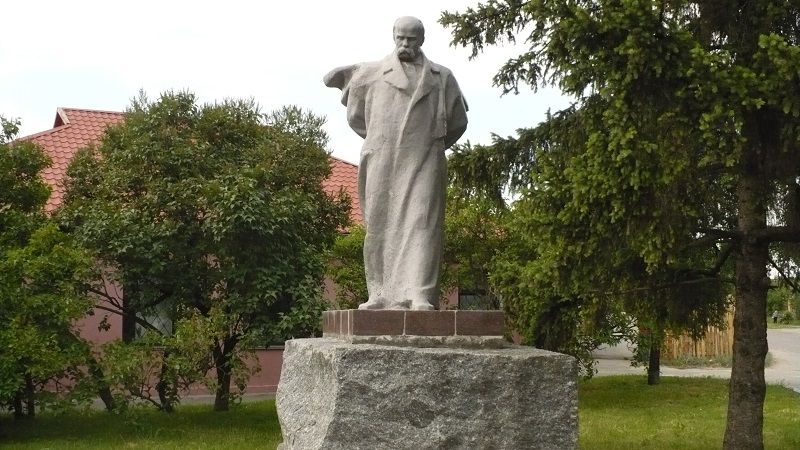 The monument of TG Shevchenko, Mirgorod
