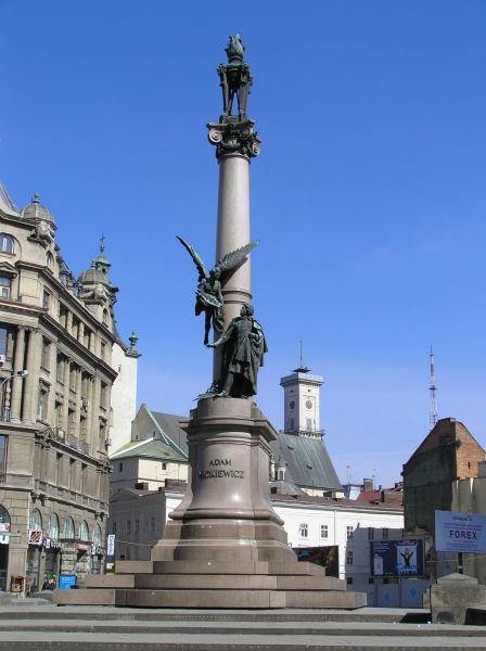 Памятник Адаму Мицкевичу во Львове