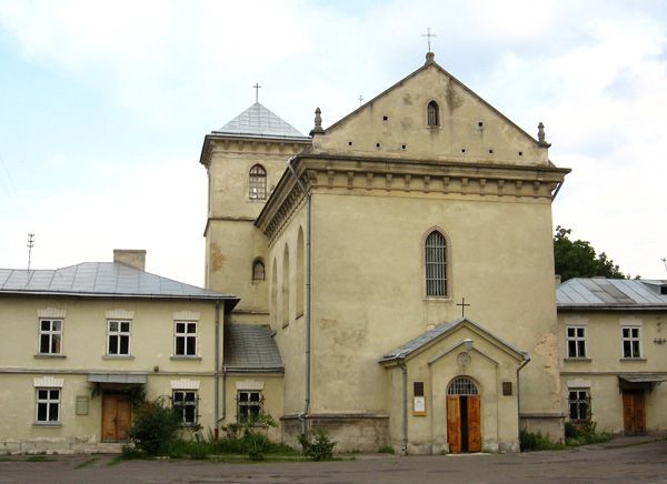 Монастырь и костел Святого Лазаря