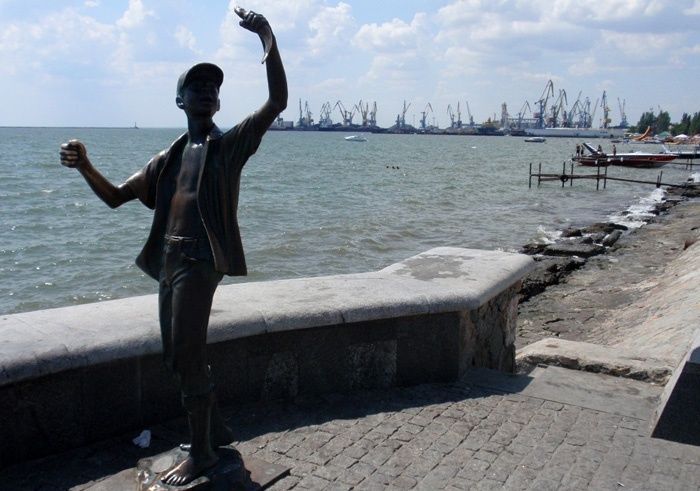  Monument to the Fisher Boy, Berdyansk 