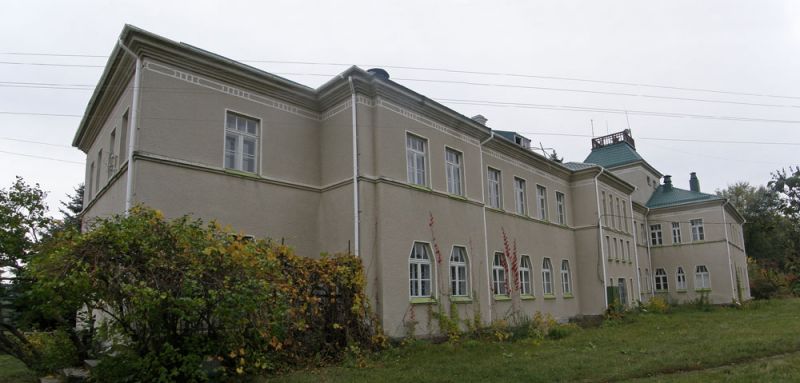 The Manor of the Yakhnenko-Simirenko Family