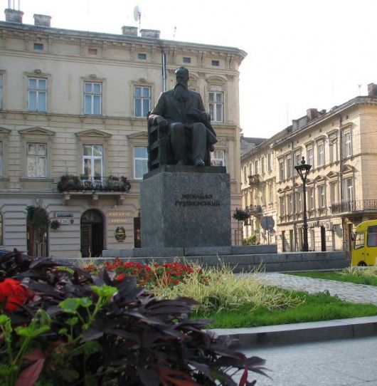 Monument to M. Grushevsky