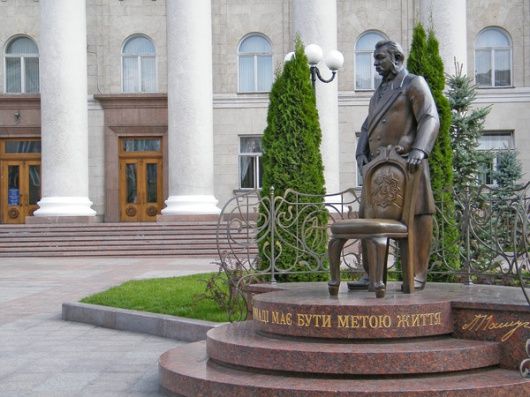 Памятник А. Пашутину 