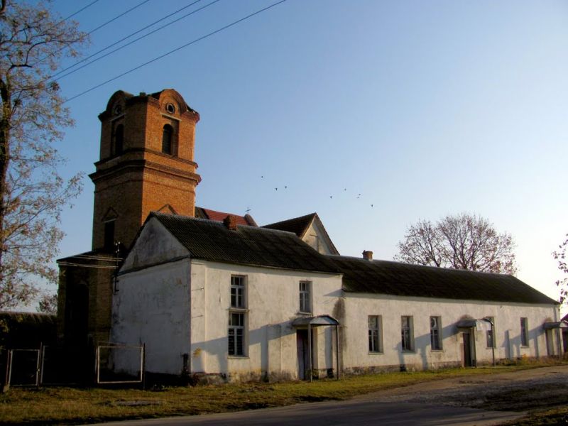 Костел Архангела Михаила, Голобы
