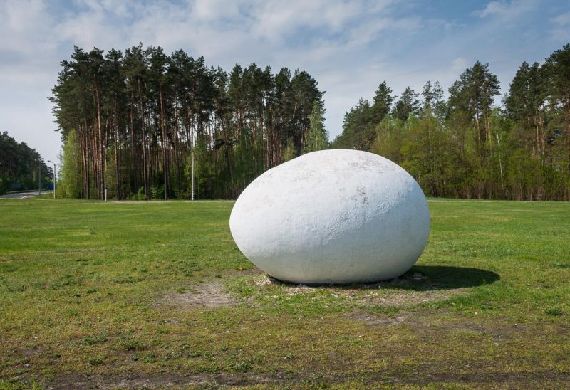 Монумент «Яйцо жизни»