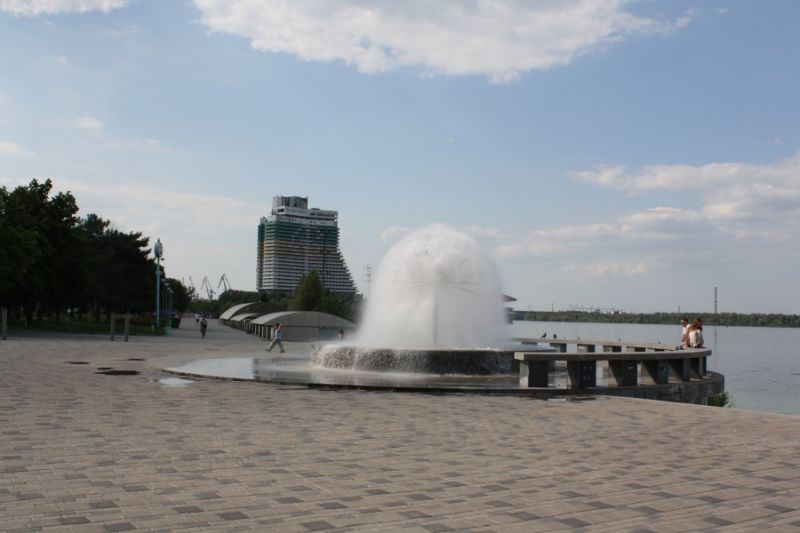 Fountain Festive