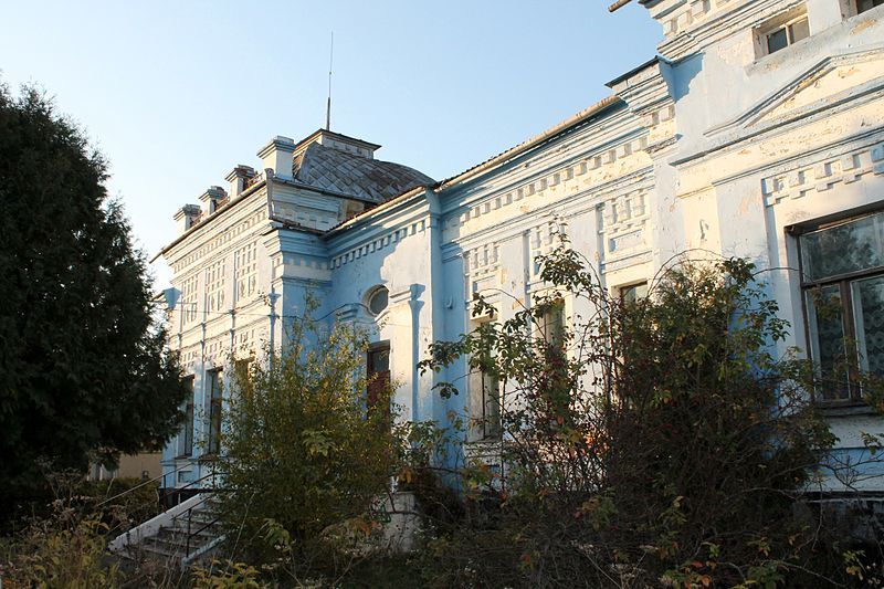 Peretorin Mansion, Derazhnia