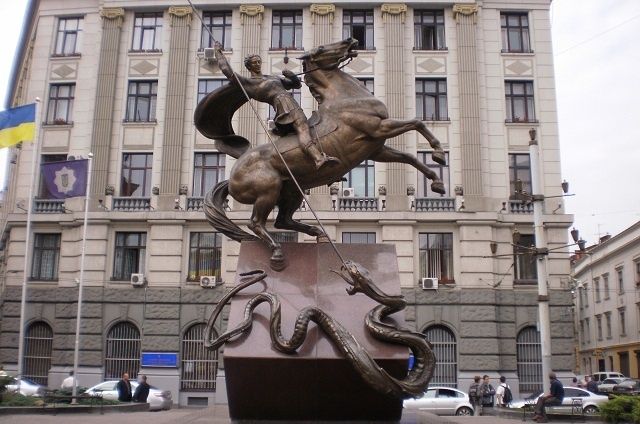 Памятник Святому Юрию Змееборцу