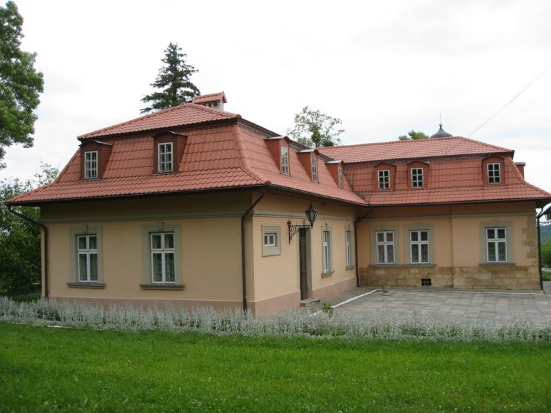 Metropolitan Chambers (History Museum), Krylos