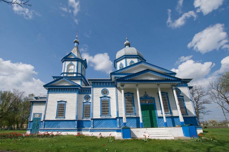 Mykolaiv Church in Skorykivka