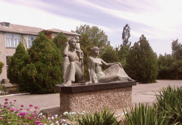 Monument to the family, Berdyansk