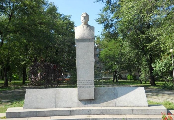 Памятник Александру Винтеру, Запорожье