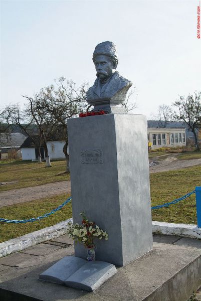 Пам'ятник Шевченку, Золотий Потік