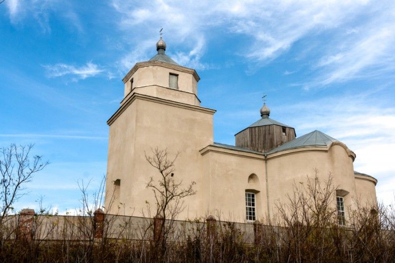 Покровская церковь-замок, Шаровка