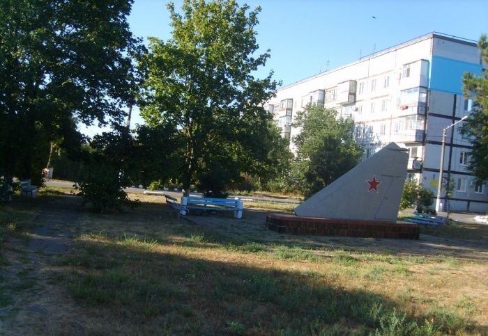 Monument to Aviators, Berdyansk