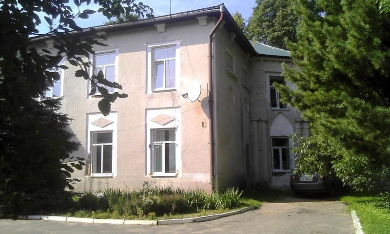 The Castle of Skarbek, Rozhnyatov