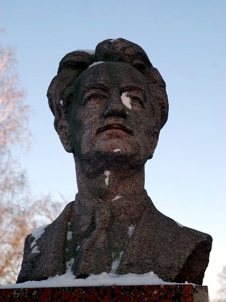  Monument to B. Grekov, Mirgorod 