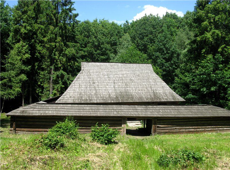  Museum of Folk Architecture of Prykarpattya , Krylos 