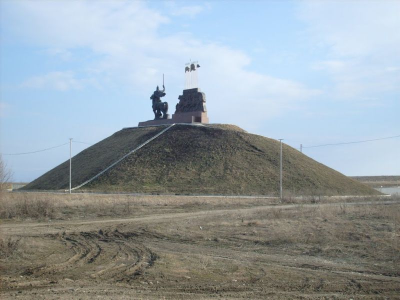  Monument to Prince Igor, Lugansk 