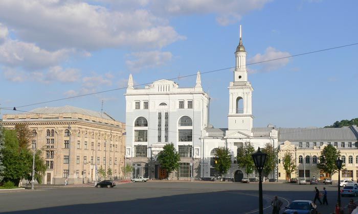 Kontraktova Square, Kiev