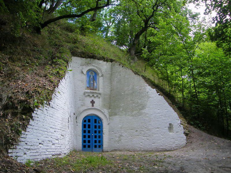 Антониевы пещеры, Любеч