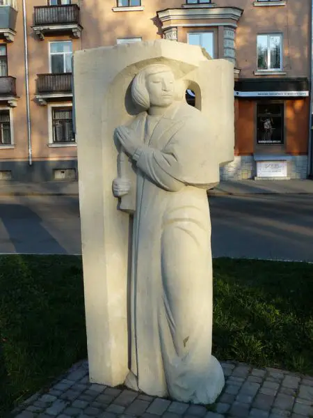 Аллея Гоголевских героев