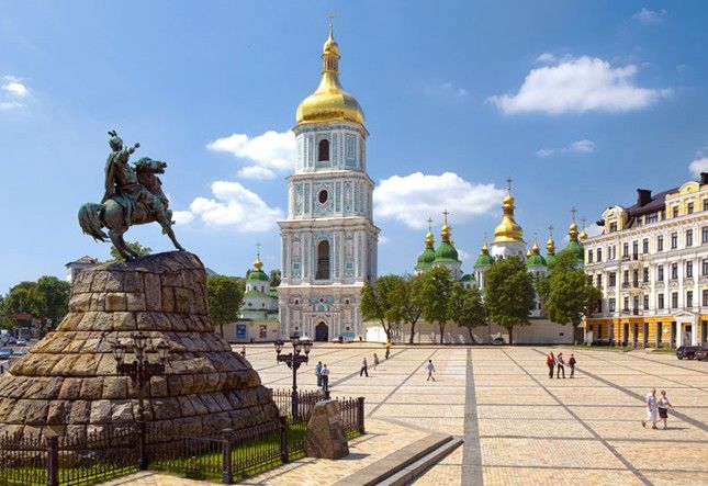 Sofiyskaya Square, Kiev