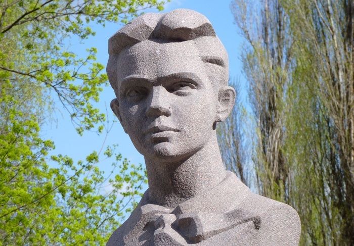 Monument to Volodya Dubinin