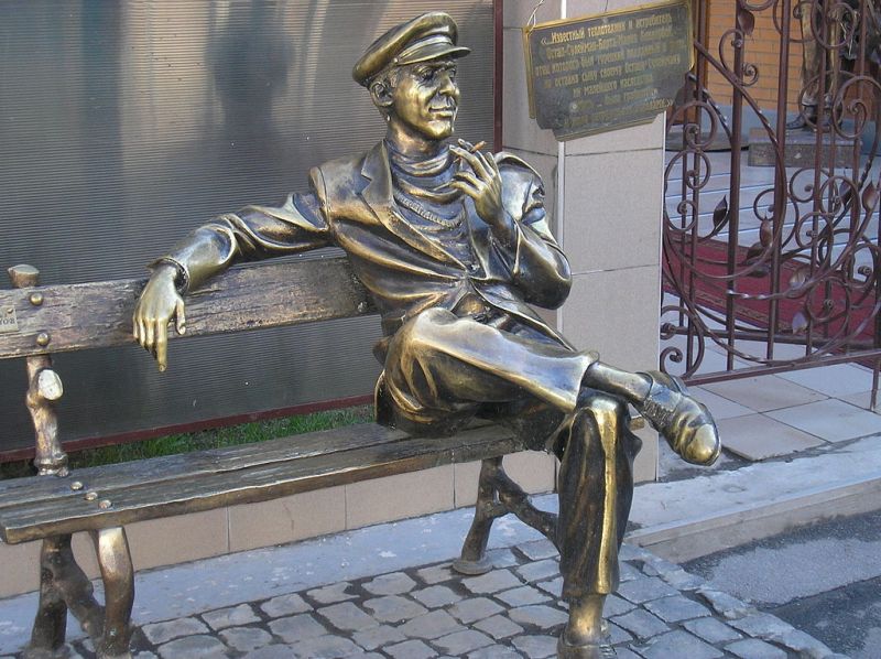Памятники героям «12 стульев» в Харькове