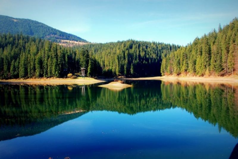  Synevyr Lake 