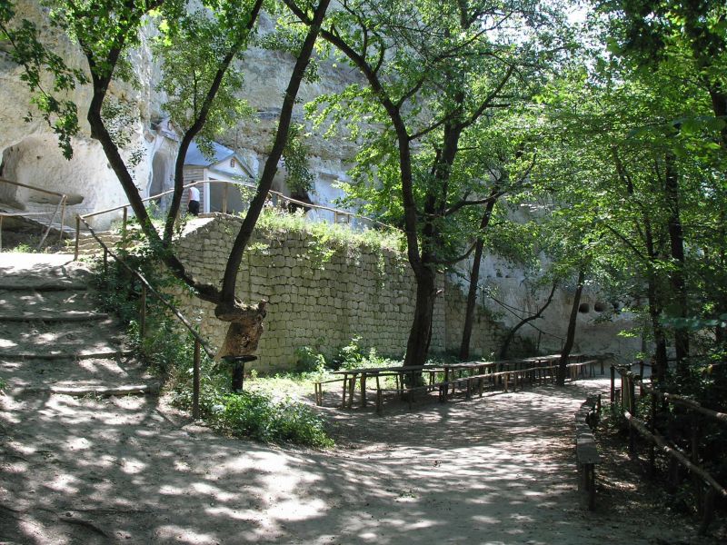 Скально-пещерный монастырь, Бакота