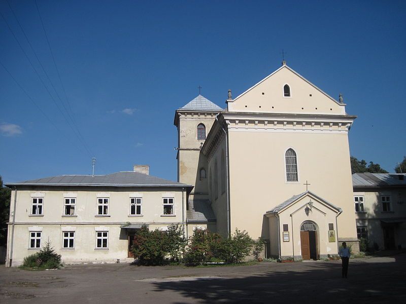 Монастырь и костел Святого Лазаря