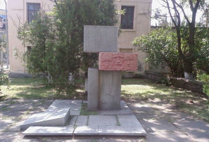  Monument to the Red Army soldiers, Berdyansk 