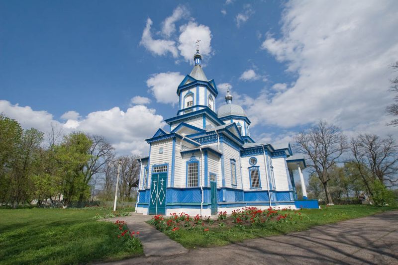 Mykolaiv Church in Skorykivka
