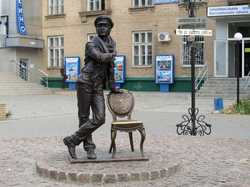 Пам'ятник Остапу Бендеру, Мелітополь