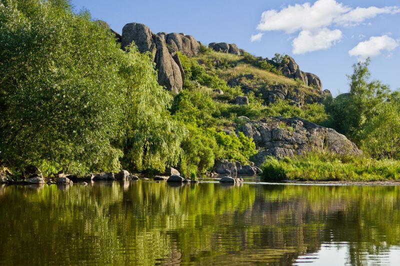  Aktov Canyon 