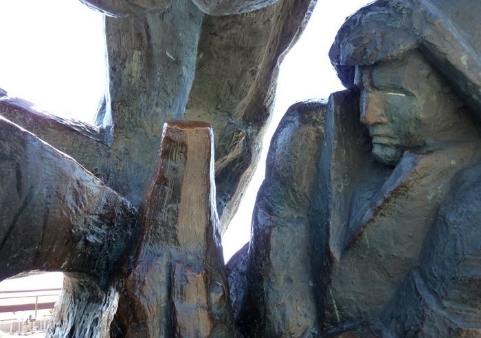 Monument to fishermen, Berdyansk